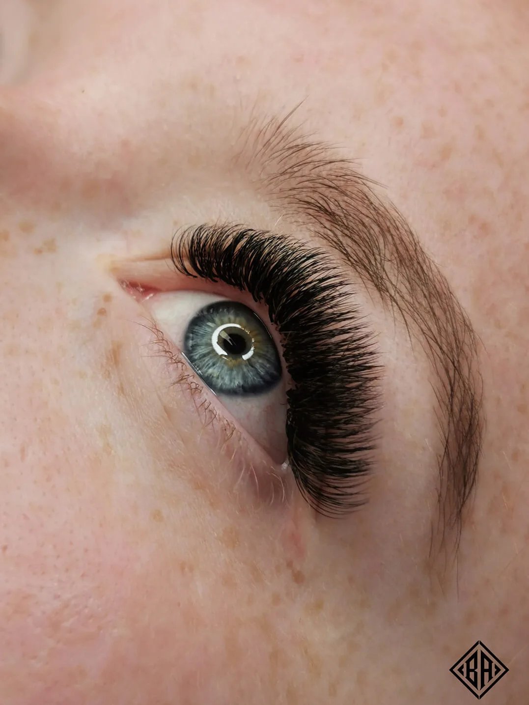 Extensions de cils volume russe avant et après, Beauty Art Pro Genève